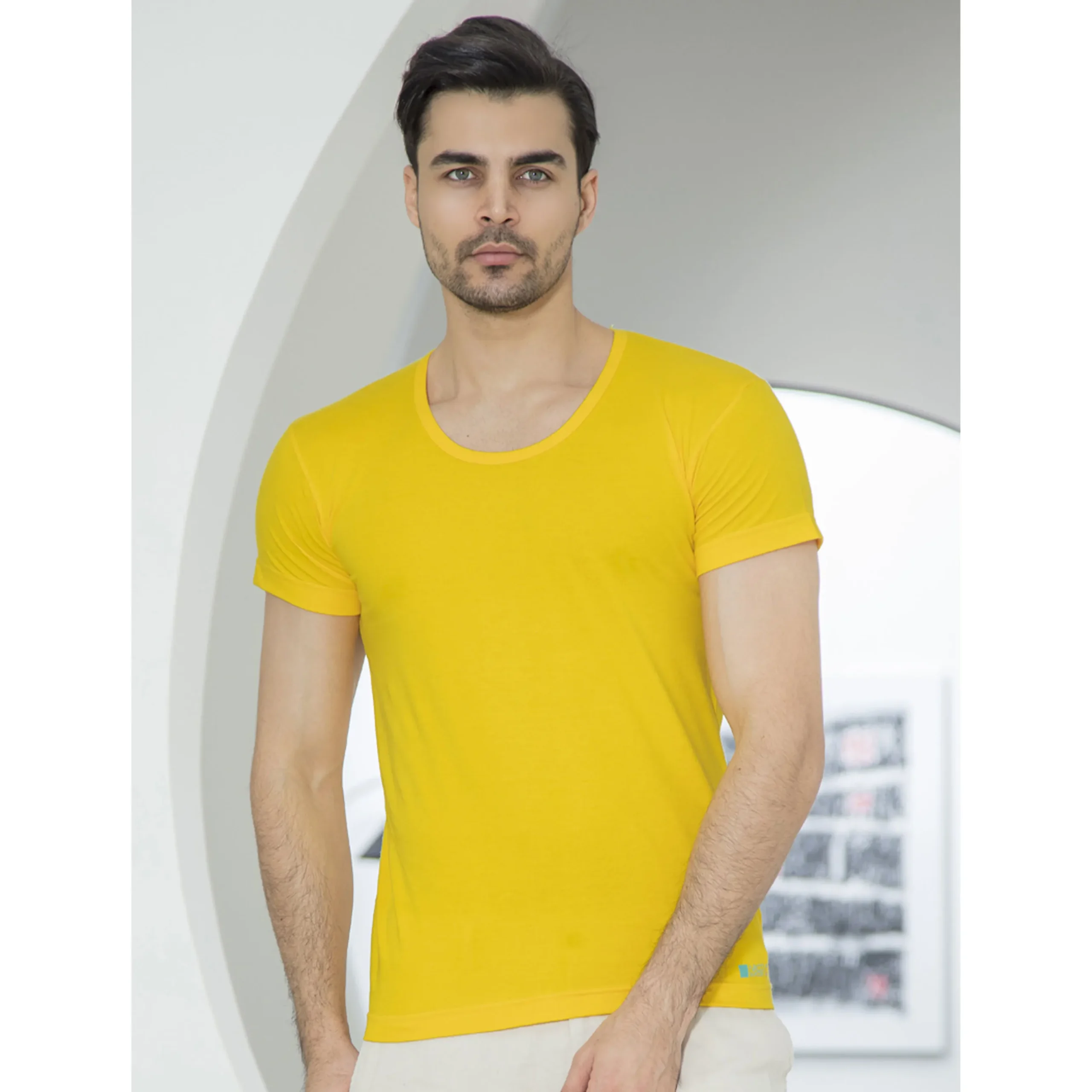زیرپوش مردانه نیم آستین ساده زرد