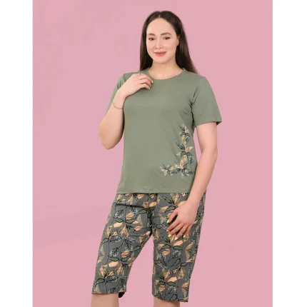 ست تیشرت سبز و شلوارک طرح برگ evli