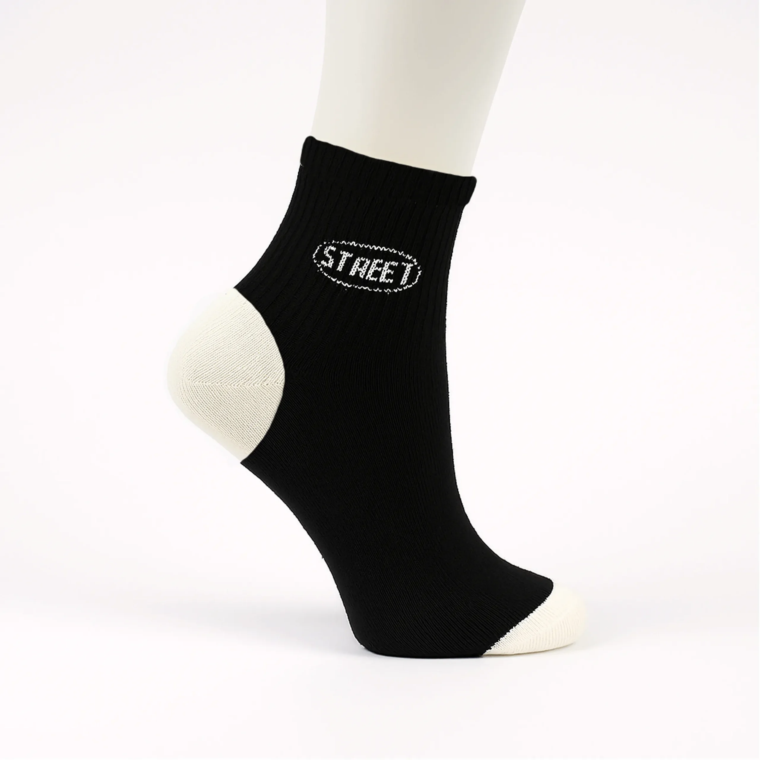 جوراب نیم ساق زنانه بلکس مشکی طرح 3