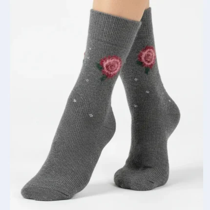 جوراب زنانه پشمی ساق بلند کوکو هانا - طرح 2