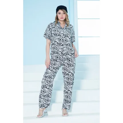 ست زنانه پیراهن آستین کوتاه و پیژامه طرحدار سفید