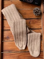 جوراب شلواری بافت زنانه پنتی مدل زمستانه رنگ گندمی