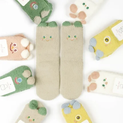 جوراب عروسکی زمستانی گوش‌دار تدی