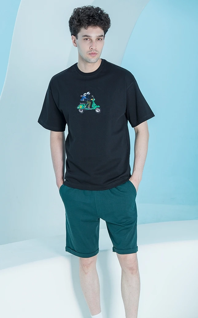 ست مردانه تیشرت گلدوزی شده ماکان و شلوارک دمپا پاکتی ماکان طرح موتور