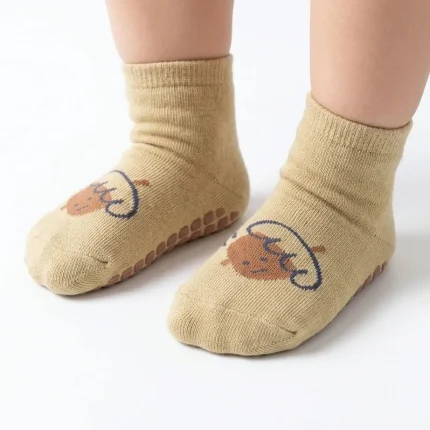 جوراب بچگانه نیم ساق استوپردار (ترمزگیر) طرح بلوط