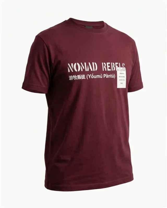 تیشرت مردانه آستین کوتاه مدل NOMAD REBELS رنگ زرشکی